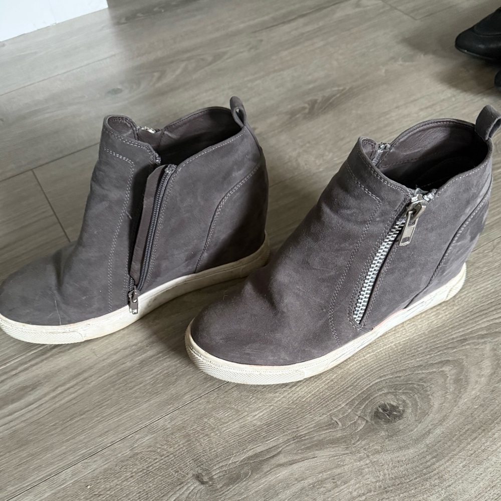Madden Girl gray wedges 8.5